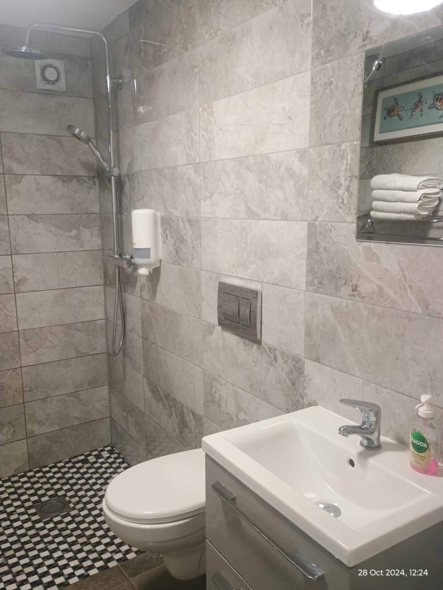 Matty'S Pub - Apartment'S カーロー エクステリア 写真